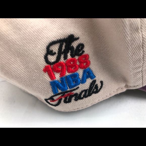 LA Lakers hat - Picture 5 of 8